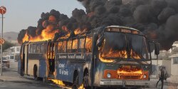 На трассе Пафос-Лимассол вспыхнул автобус