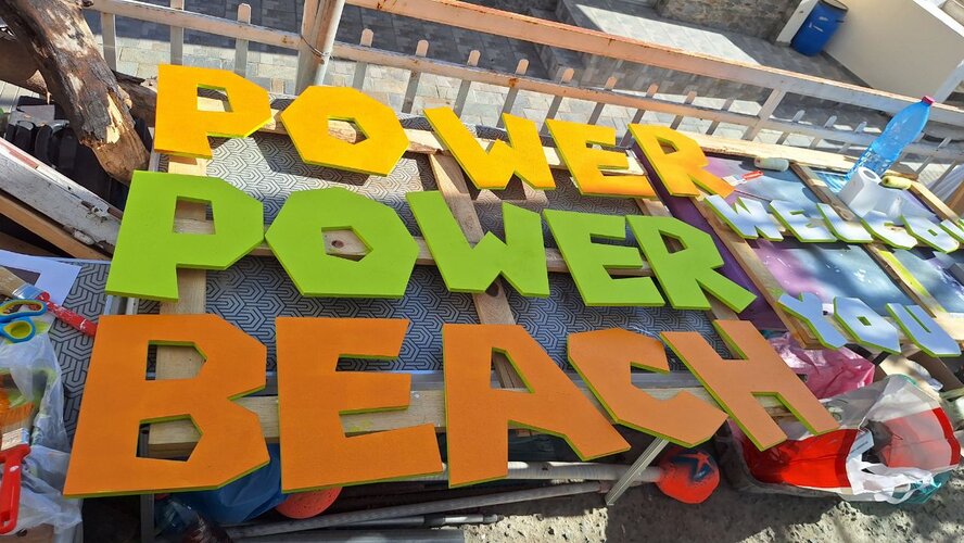В Лимассоле власти уничтожили монументальный фундамент для входа на Power Beach в Дасуди