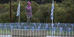 В Лимассоле прошел день памяти Гриваса Дигениса, а через три дня памятник залили краской!