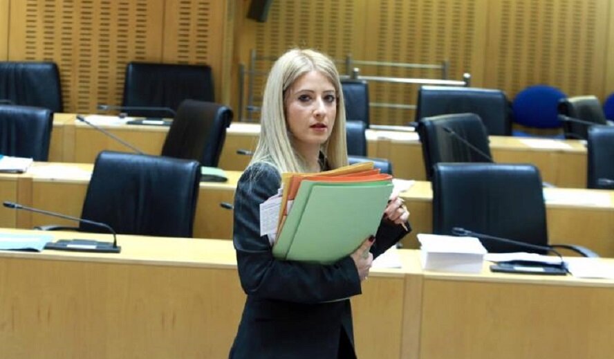 Disy выдвинула на пост спикера парламента Кипра женщину и была обвинена... в сексизме