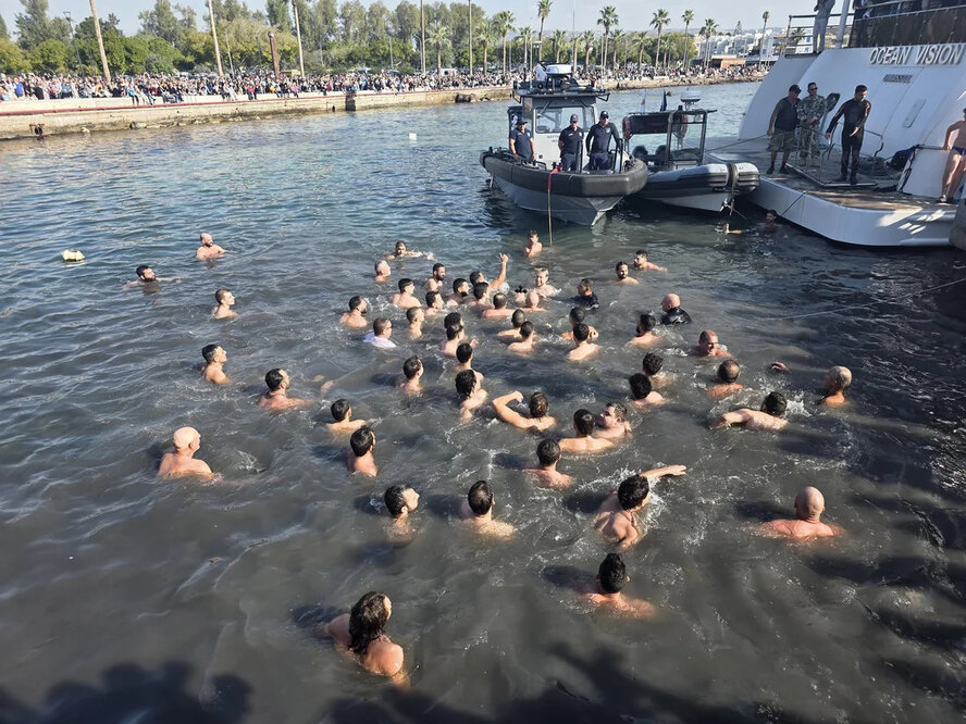 В Крещение в Лимассоле после традиционного погружения в море пропал Святой Крест
