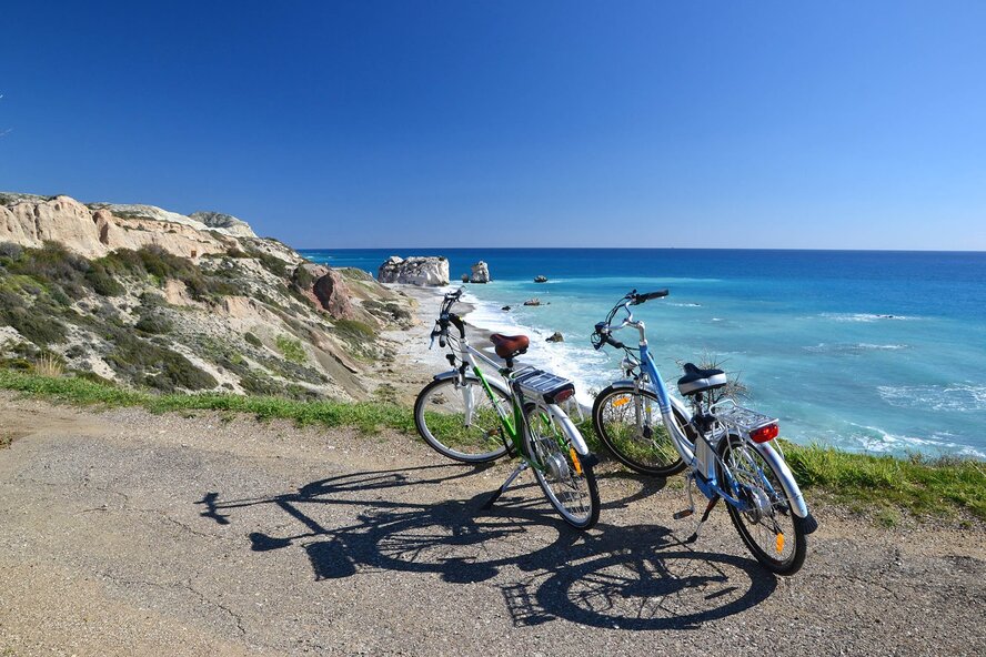 С 1 февраля на Кипре запрещено ездить на велосипеде без защитного шлема