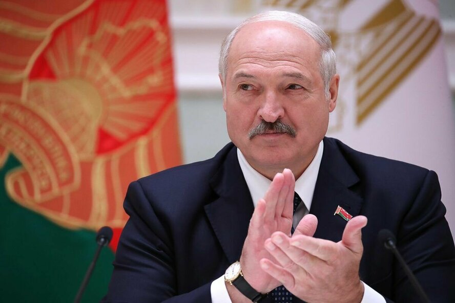 Лукашенко решил отказался быть пожизненно президентом