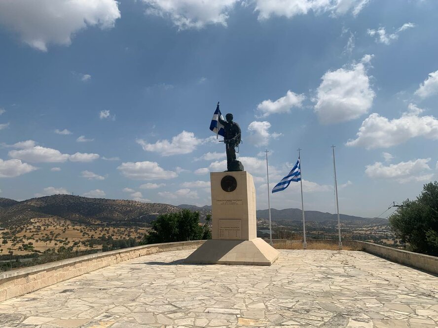 Памятник десантникам Эвмениоса Панайоту и битва при Кофину 1967 года
