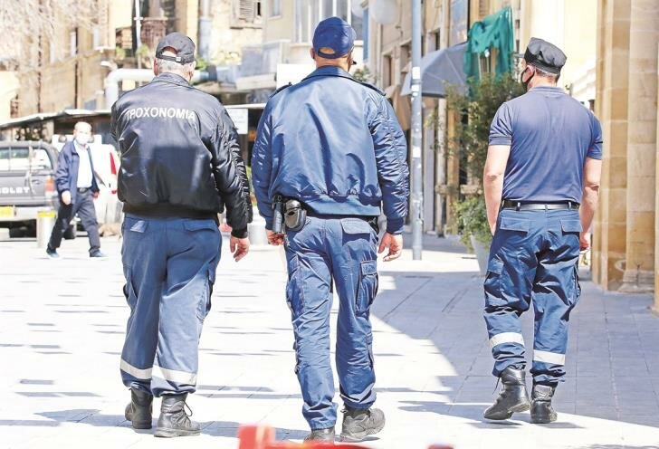 Полиция Кипра усилит борьбу с нарушителями ковидных мер