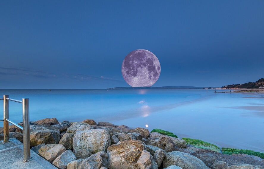 Жители Кипра смогут увидеть самую большую и красивую луну в году