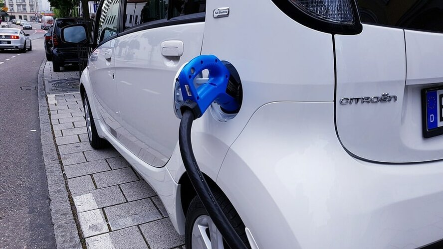 Автозаправочные станции на Кипре получили разрешение на установку пунктов зарядки электромобилей