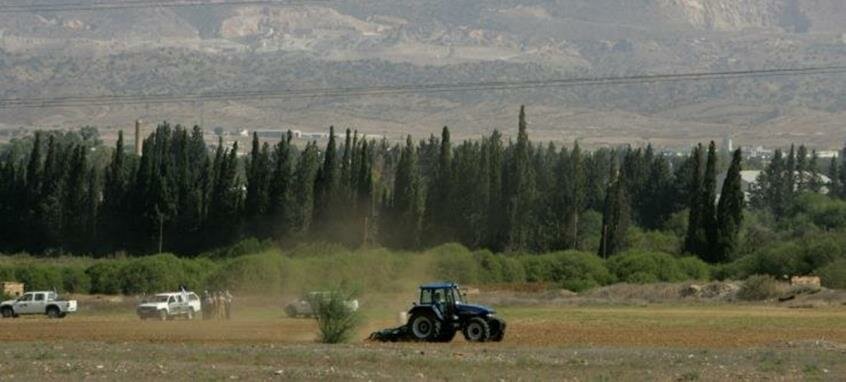 Турко-киприоты в очередной раз забросали камнями фермера в пригороде Никосии