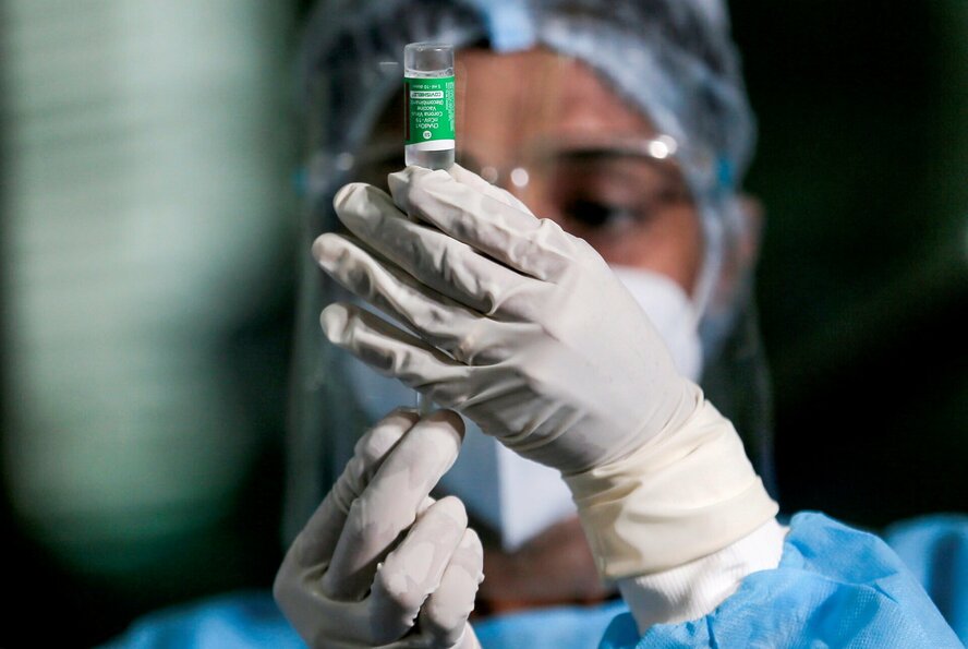 Почти 72% населения Кипра получило первую дозу вакцины от коронавируса