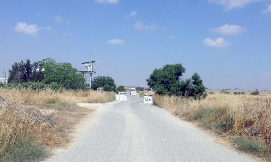 Жители деревни Pyroi в районе Никосии требуют открыть у них контрольно-пропускной пункт