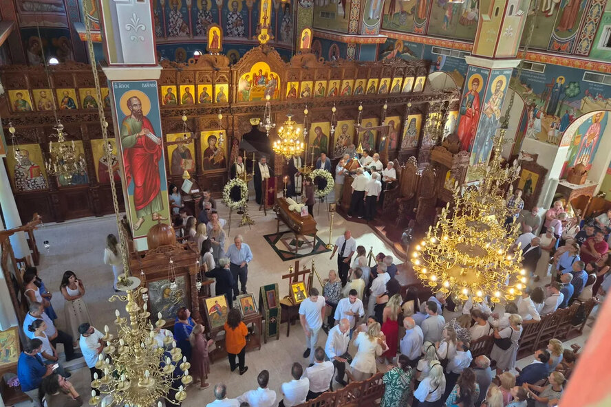 На Кипре простились с Димисом Мавропулосом
