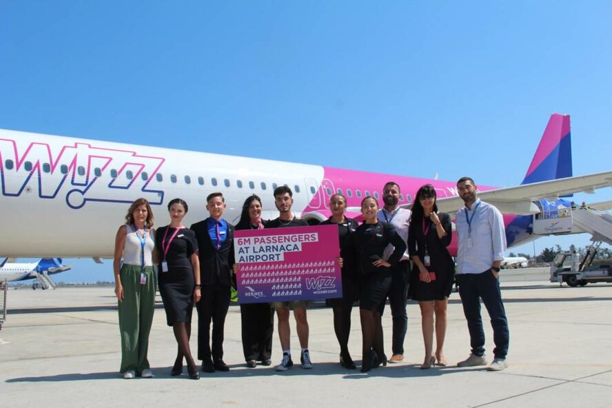 Wizz Air проводила в аэропорт Ларнаки своего шестимиллионного пассажира