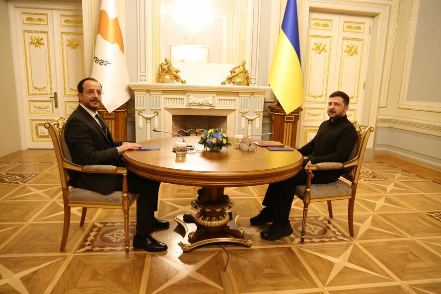 Президент Кипра Никос Христодулидис проводит переговоры с президентом Украины Владимиром Зеленским в Киеве