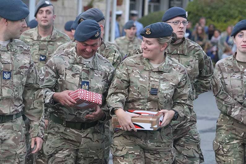 Королевская чета поздравила британских военных с Рождеством на Кипре: фото 4