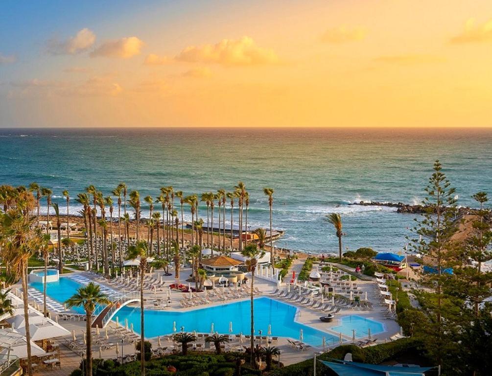 Leonardo Plaza Cypria Maris Beach Hotel & Spa