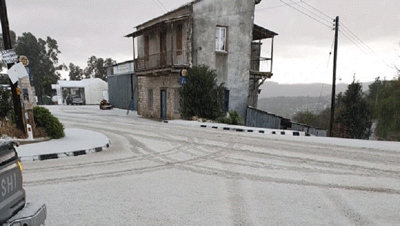 Кипрская весна 2019: град в Пафосе, снежная буря в Троодосе: фото 2
