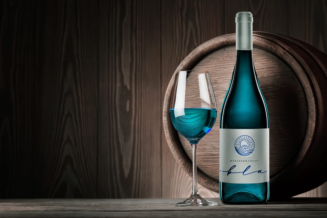 Голубое вино купить. Mediterranean Blue вино. Киприотское голубое вино. Голубое вино Кипр. Блу Блу вино.