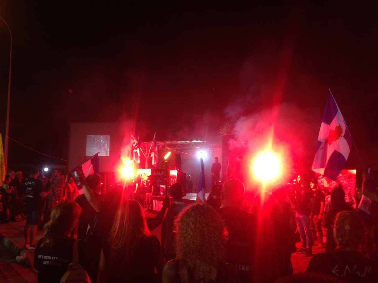 Сторонники крайне правой партии ELAM провели факельное шествие в центре Никосии : фото 6