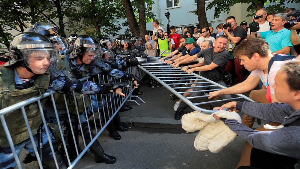 ​В Москве акции протеста, а на Кипре тишь да гладь. Совпадение? Не думаем: фото 5