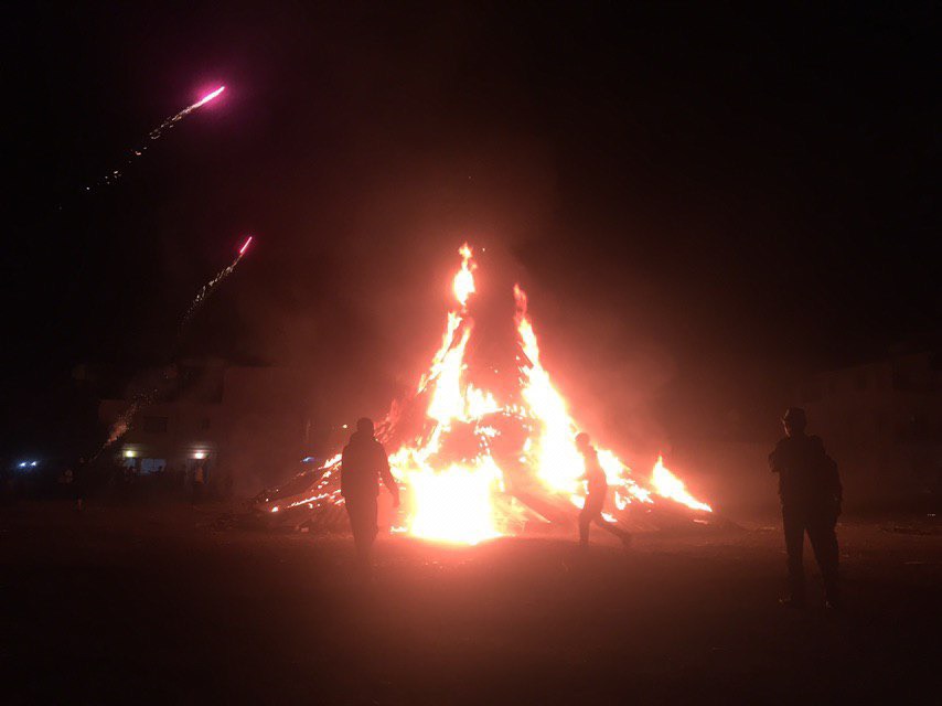 В Лимассоле на Пасхальном костре сожгли огромного кота : фото 6