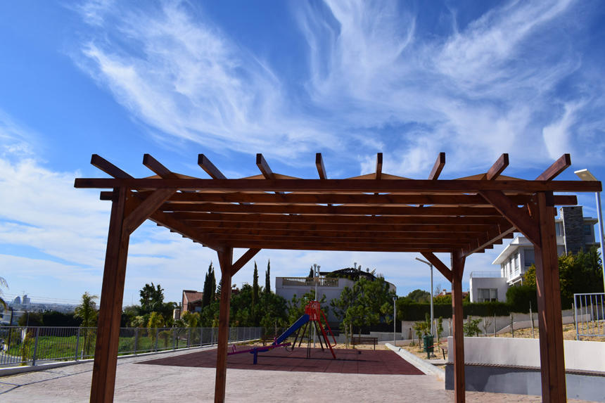 В Лимассоле открылся новый парк с потрясающим панорамным видом и большой детской площадкой: фото 7