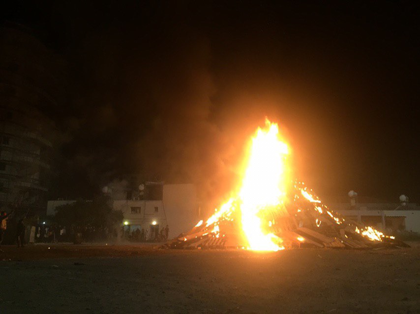 В Лимассоле на Пасхальном костре сожгли огромного кота : фото 7