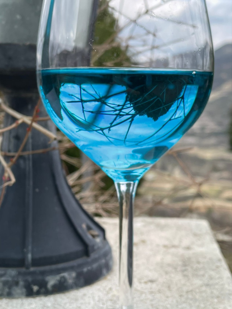 Кипрская винодельня сделала уникальное вино голубого цвета: фото 11