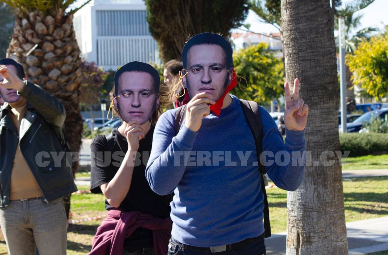 В Лимассоле прошла акция в поддержку Навального: фото 16