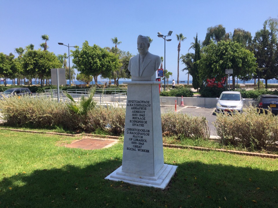 В Лимассоле установили памятник мэру города Христодулу Хаджипавлу : фото 4