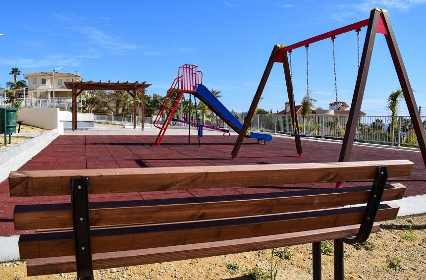В Лимассоле открылся новый парк с потрясающим панорамным видом и большой детской площадкой: фото 4