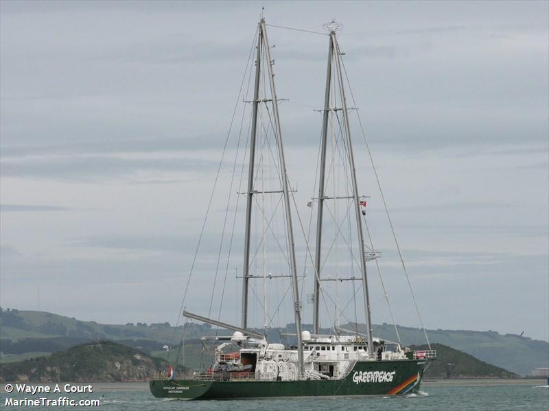 В гавань Лимассола зашло флагманское судно организации Greenpeace "Rainbow warrior" : фото 3