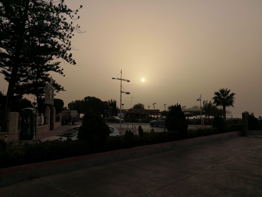 Внимание! Кипр накрыло облаком пыли: фото 3