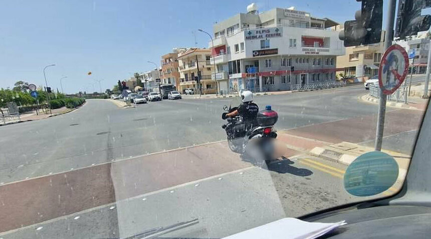 Спецотряд полиции Кипра по борьбе с нарушителями ПДД сам нарушает правила: фото 3