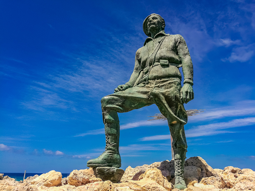 Памятник Георгиосу Гривасу и монумент Памяти и чести — одно из самых значимых мест на Кипре : фото 26