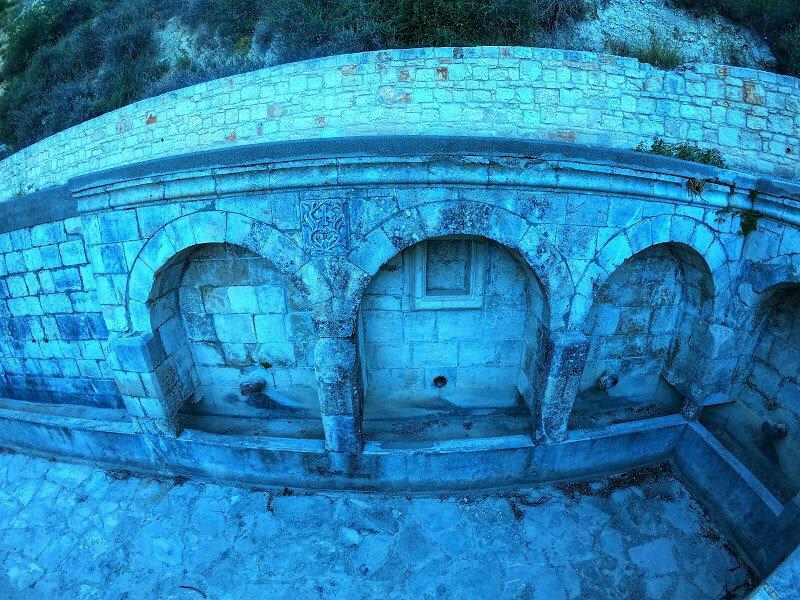 Акведук в старой Телетре