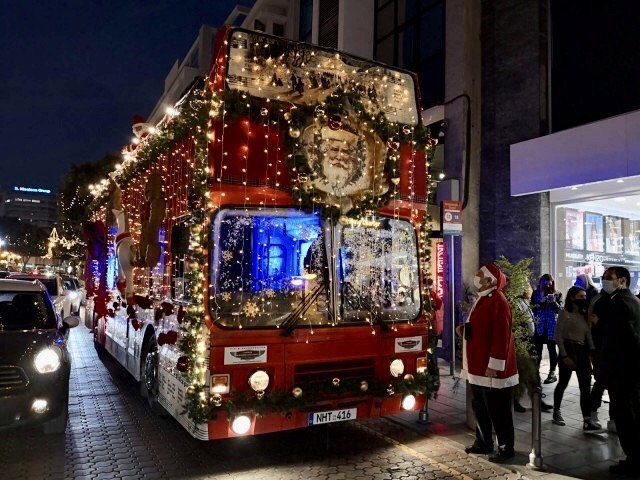 Рождественский автобус Лимассола вышел на праздничный маршрут : фото 5