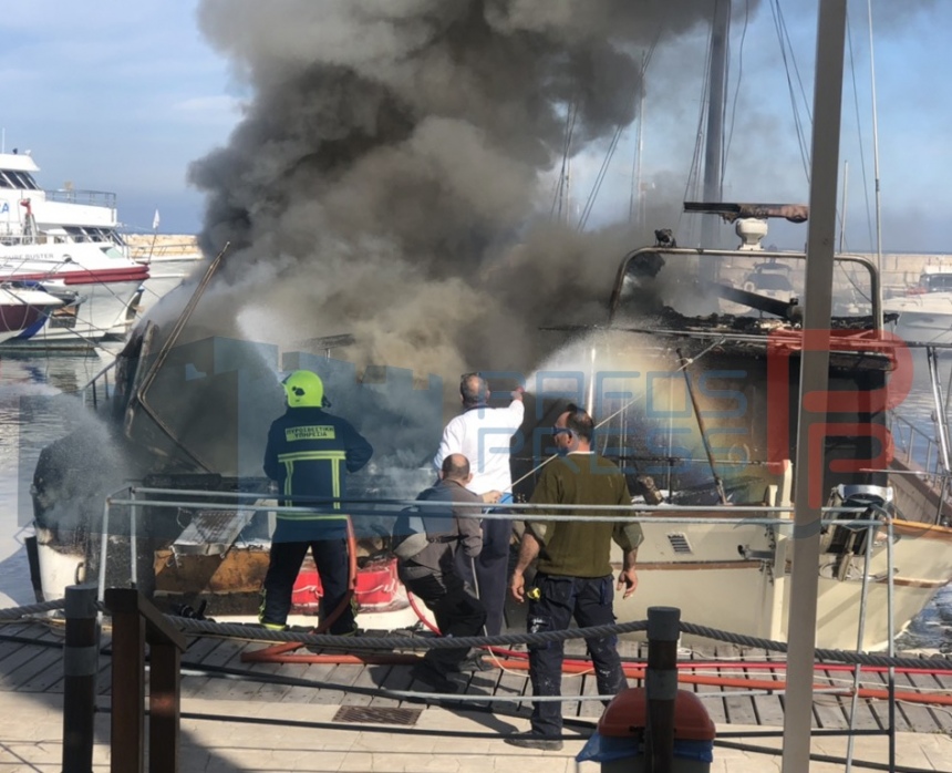 На Кипре сгорели две лодки: фото 3