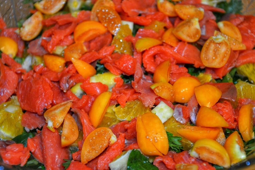 Лучшие рецепты здоровой кухни Кипра. Вкус, способный покорить миллионы гурманов, — салат с семгой, физалисом и сладким апельсином. Простой и быстрый в приготовлении: фото 23