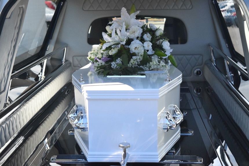 Смерть ей к лицу. Как хрупкая леди занялась похоронным бизнесом на Кипре и преуспела: фото 6