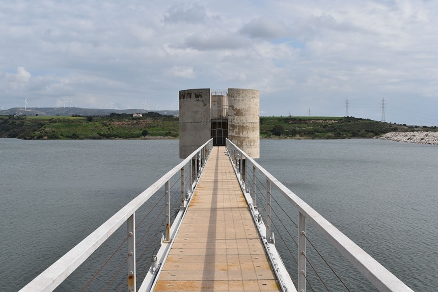 Теперь 100%! Второе по величине водохранилище Кипра Аспрокреммос наконец-то переполнилось!: фото 9