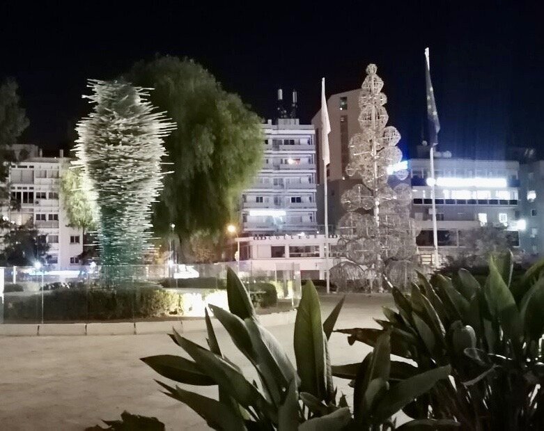 Кипр нарядный: рождественские елки никто не отменял: фото 23