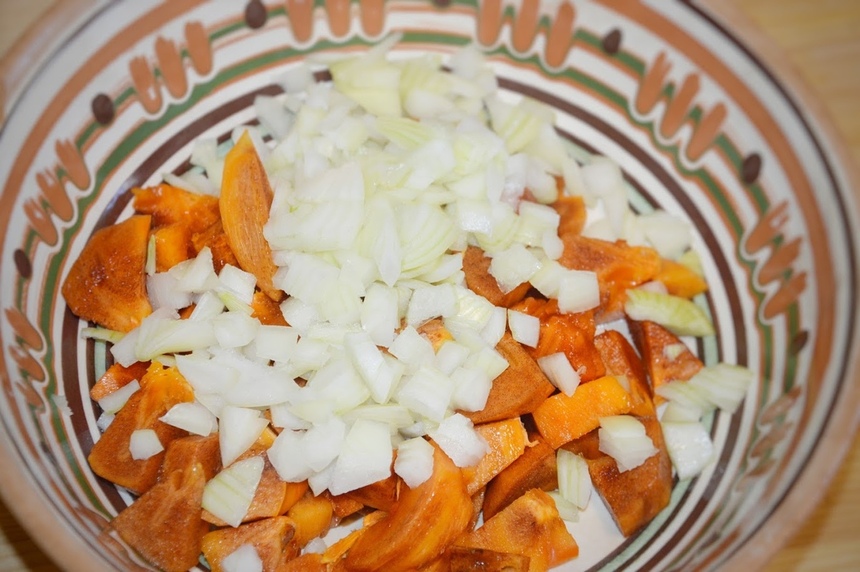 Полезная кухня Кипра. Нежная запеченная куриная грудка в маринаде из сочной кипрской хурмы: фото 12