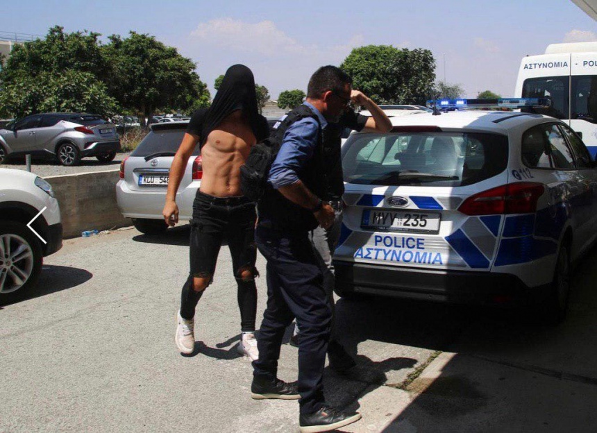 Полиция Кипра поймала обвиняемого в групповом изнасиловании на лжи: фото 3