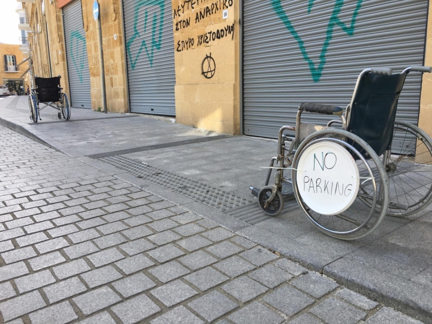 В столице Кипра взбунтовались инвалидные коляски (Фото): фото 3
