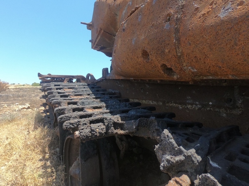 Заброшенные британские танки на Кипре. Последние экземпляры: фото 11