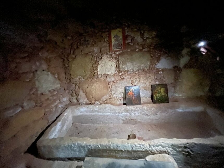 ​Древняя костница под церковью Георгия Победоносца в Маммари: фото 7