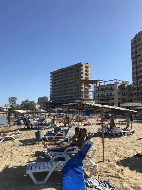 46 свежих фотографий запретного кипрского курорта: фото 5