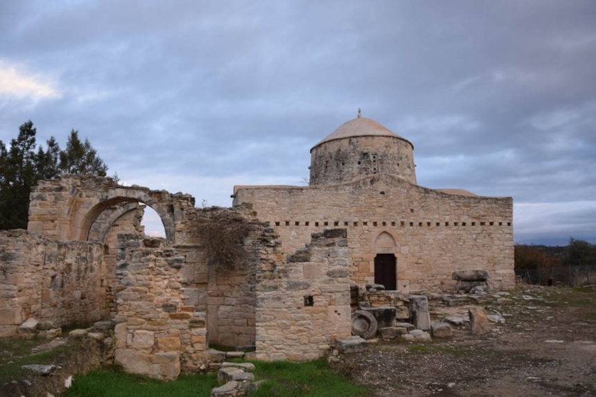 История и легенда монастыря Святого Креста в кипрской деревушке Аногира : фото 5