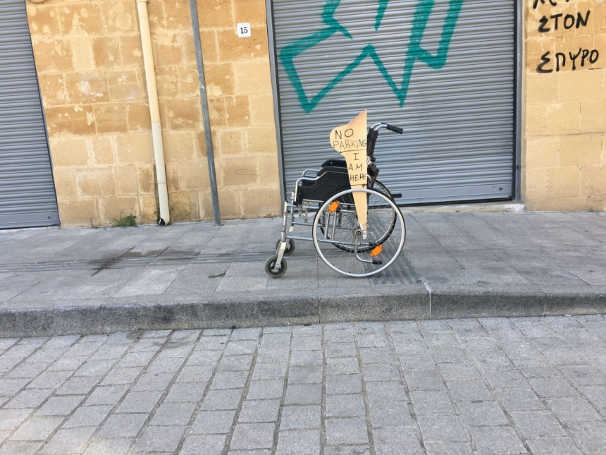 В столице Кипра взбунтовались инвалидные коляски (Фото): фото 4