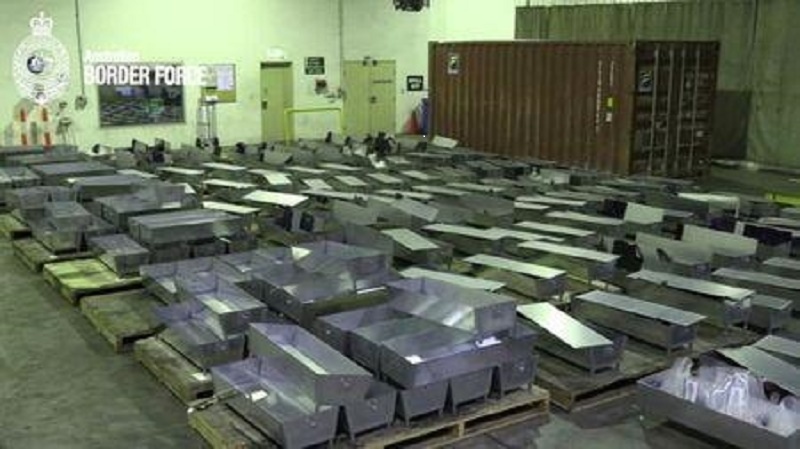 Как австралийская полиция 645 кг кипрского экстази в гробах встречала: фото 2